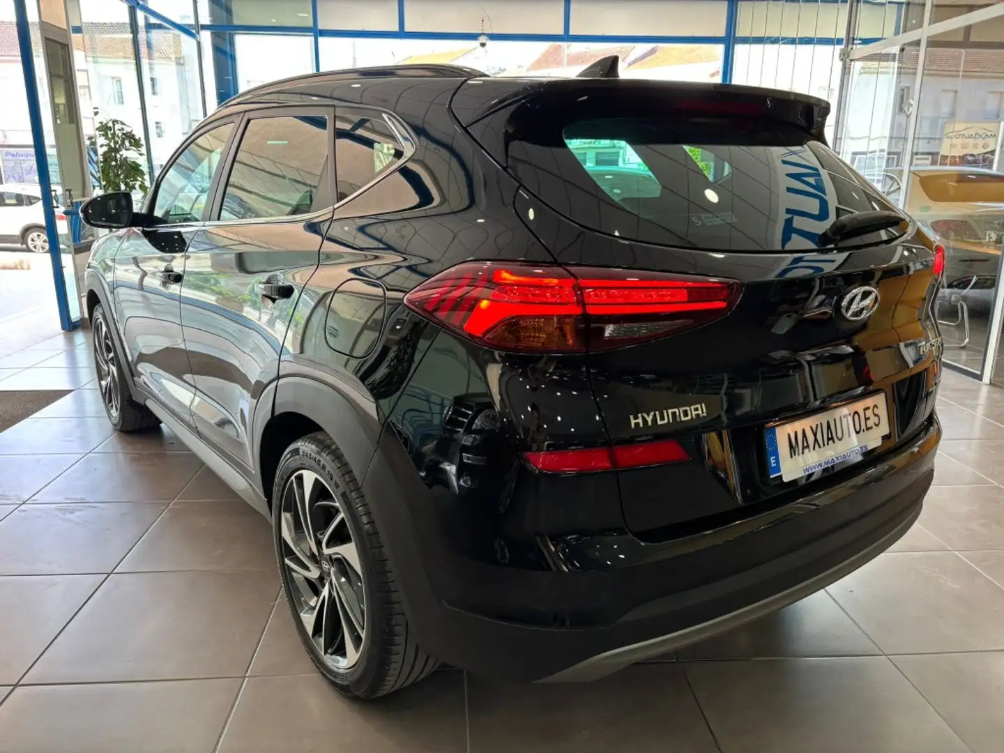 Hyundai TUCSON 2.0CRDI 48V Tecno Sky Safe 4x4 AT Noir - 2