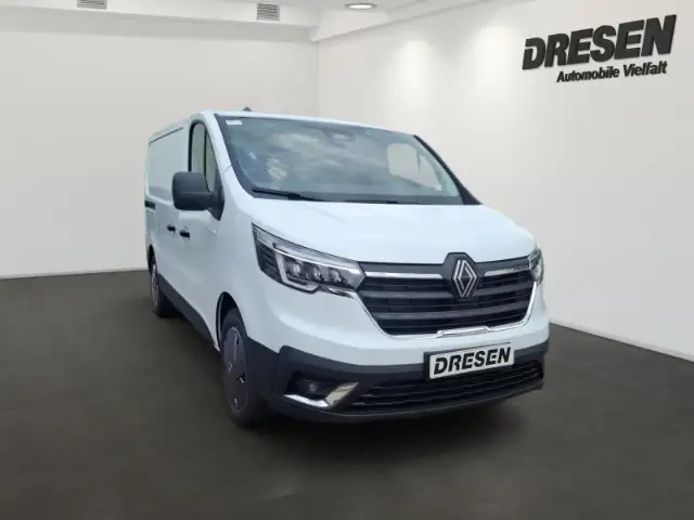 Renault Trafic view 2