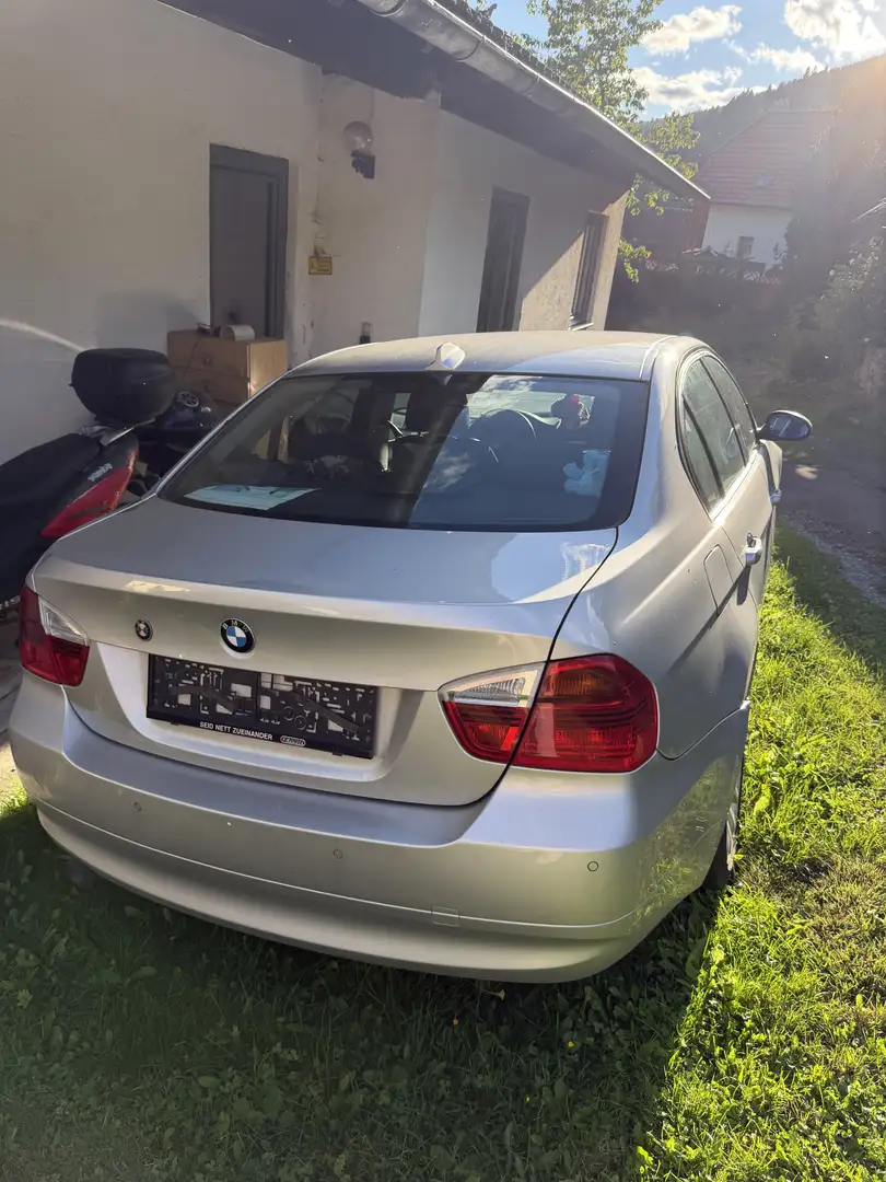 BMW 318 318d Österreich-Paket - 1