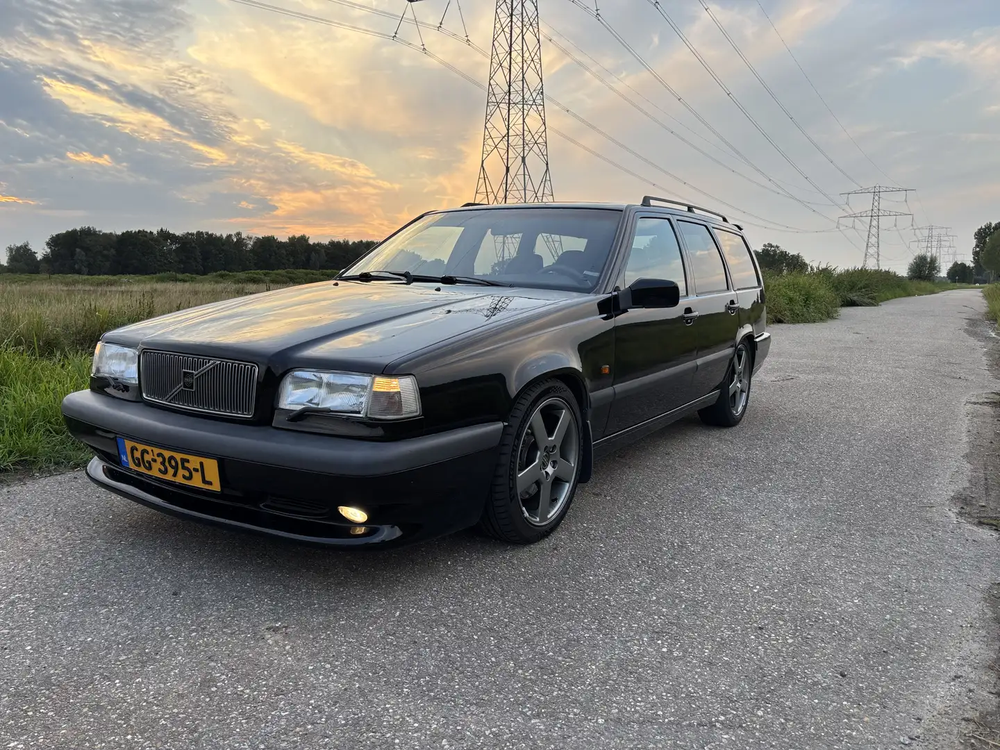 Volvo 850 T-5R Zwart - 1