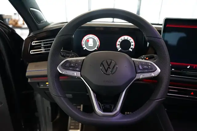 Volkswagen Tiguan view 13
