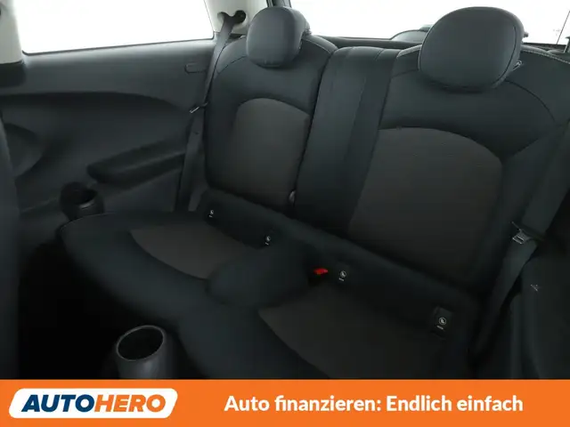 Mini Hatch view 14