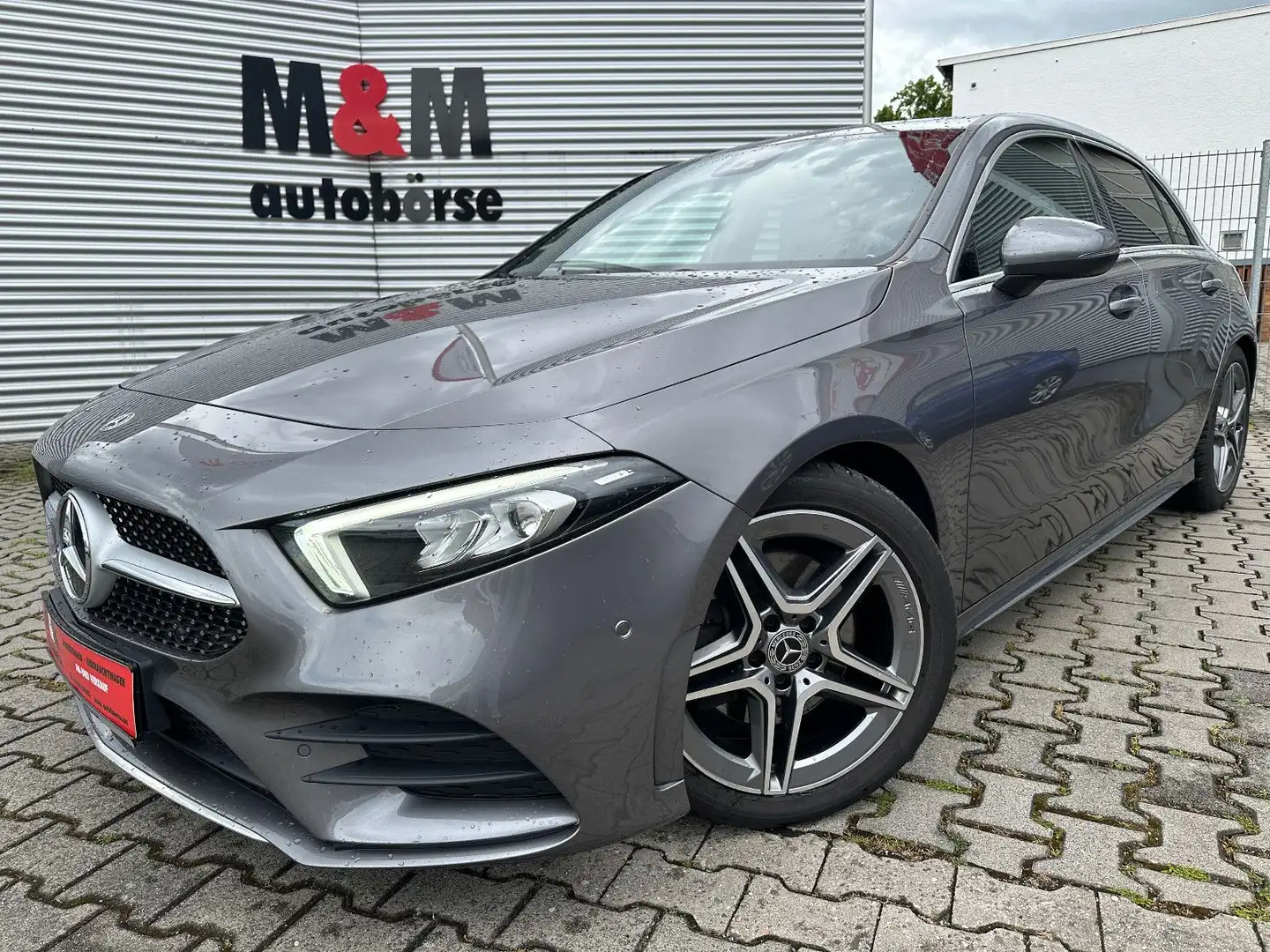 Mercedes-Benz A 220 d AMG Line LED/Alcantara/Kamera/Sh/Assisten Šedá - 1