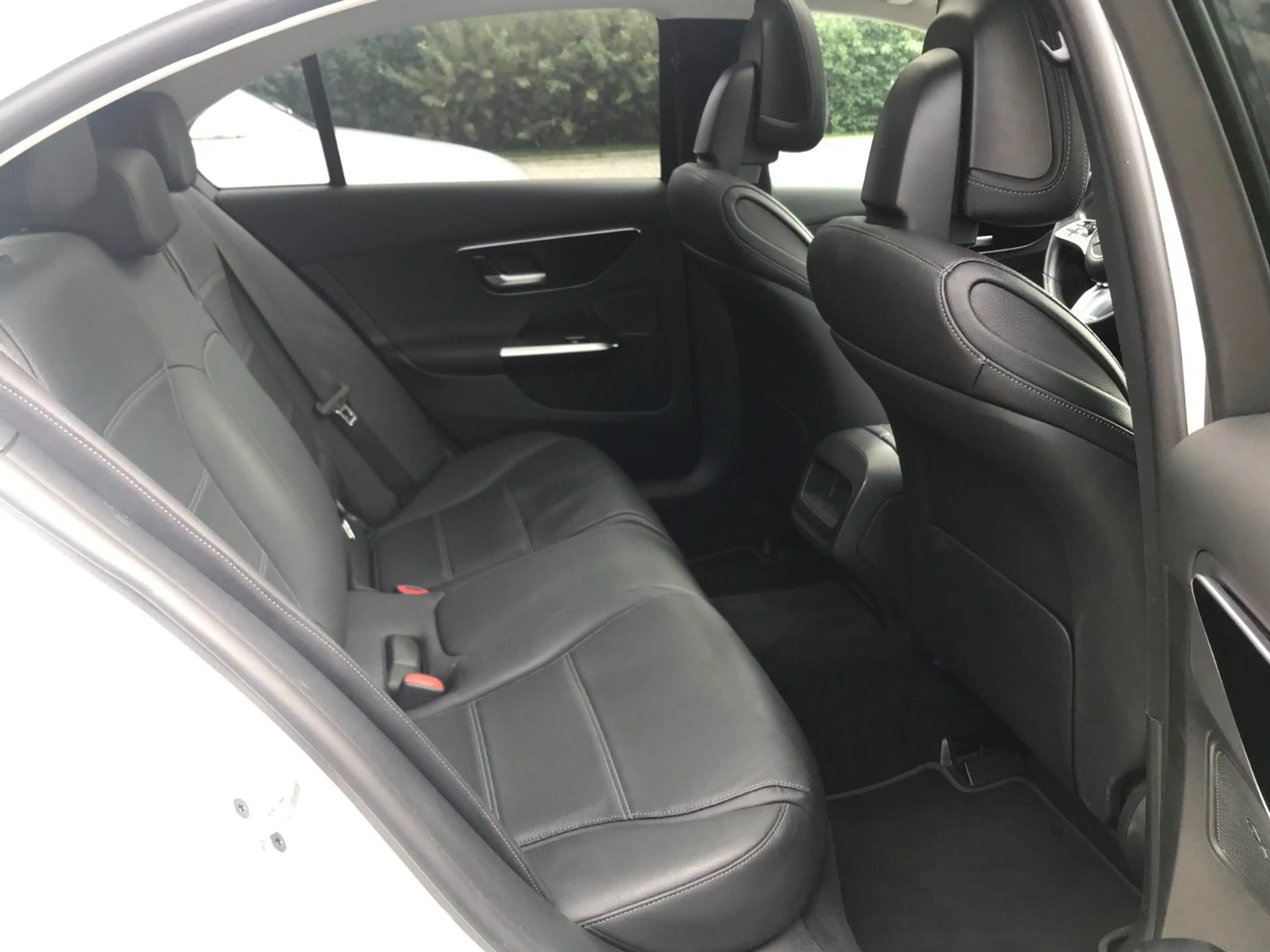 Mercedes-Benz C 180 Lim Avantgarde Night Pano Kam Leder — photo 8