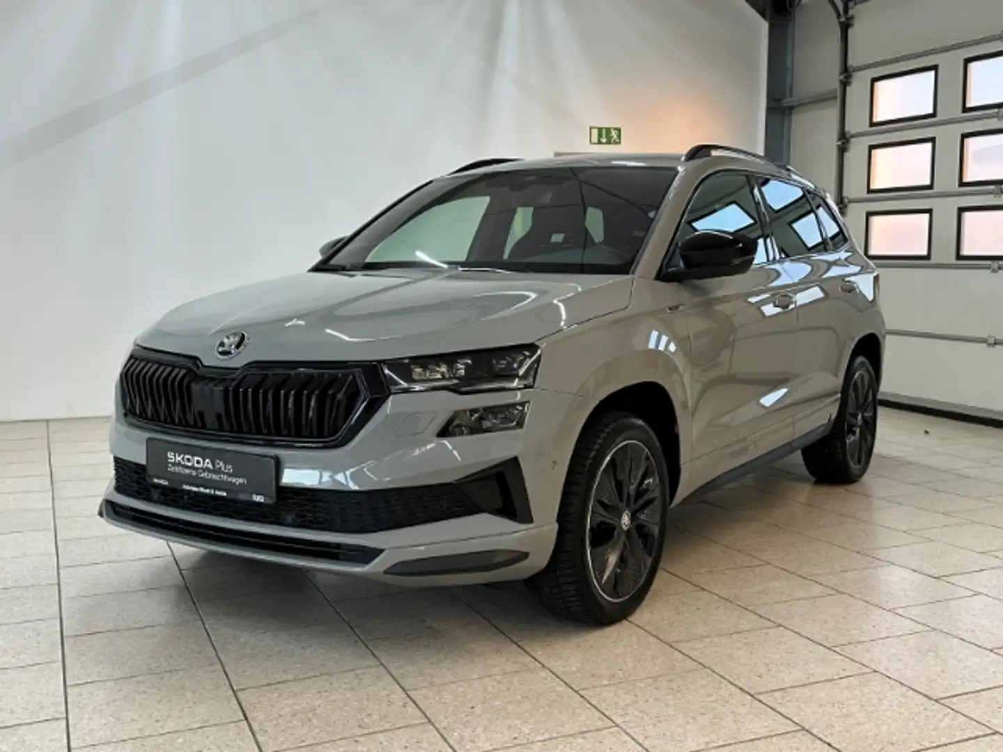 Skoda Karoq 1.5 TSI DSG Sportline 360°Kam Navi ACC Matrix Grau - 2