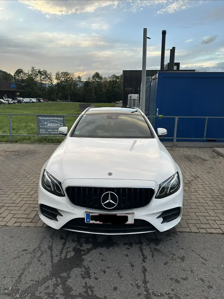 Mercedes-Benz E 220
