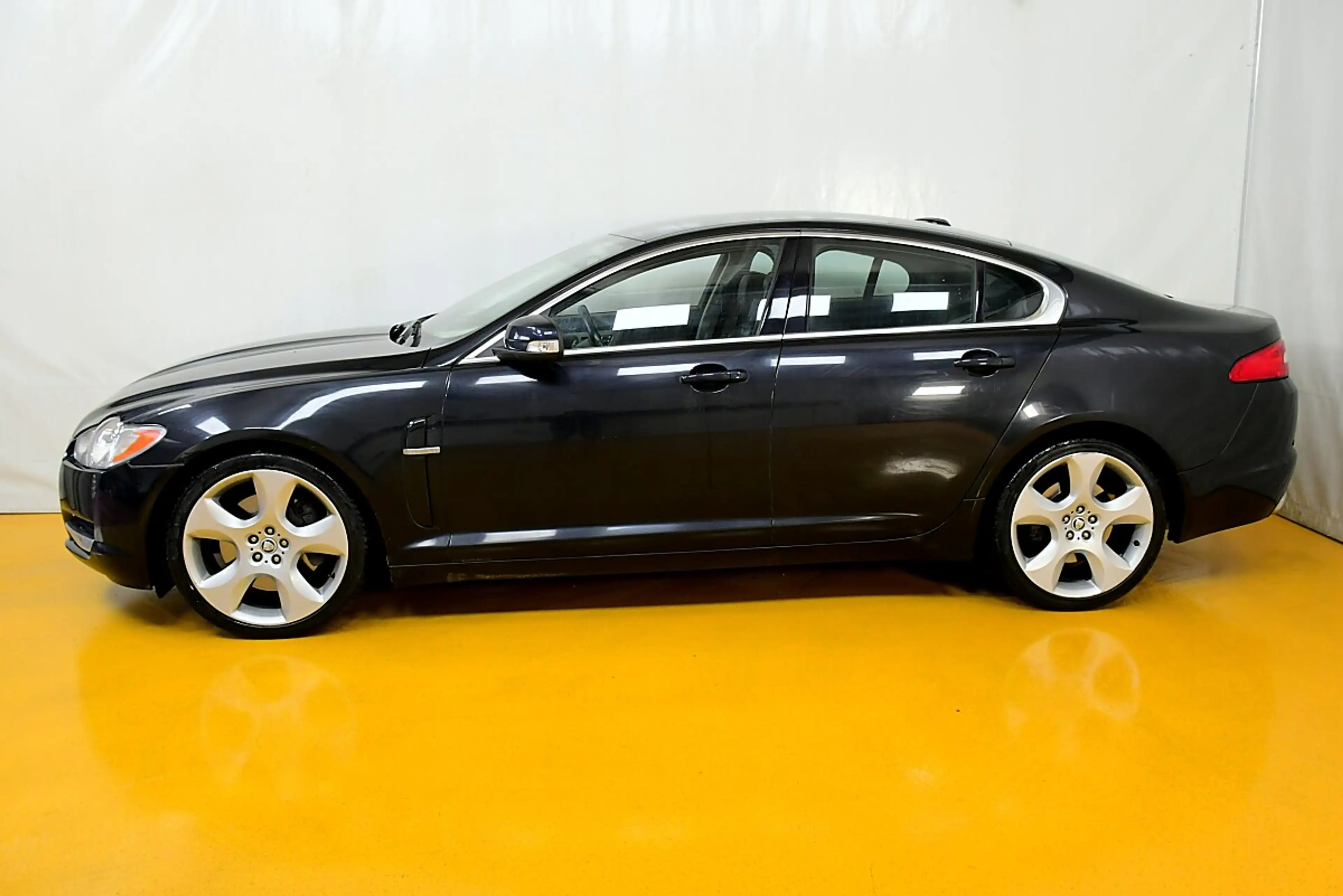 Jaguar XF 4,2 SV8 — photo 7