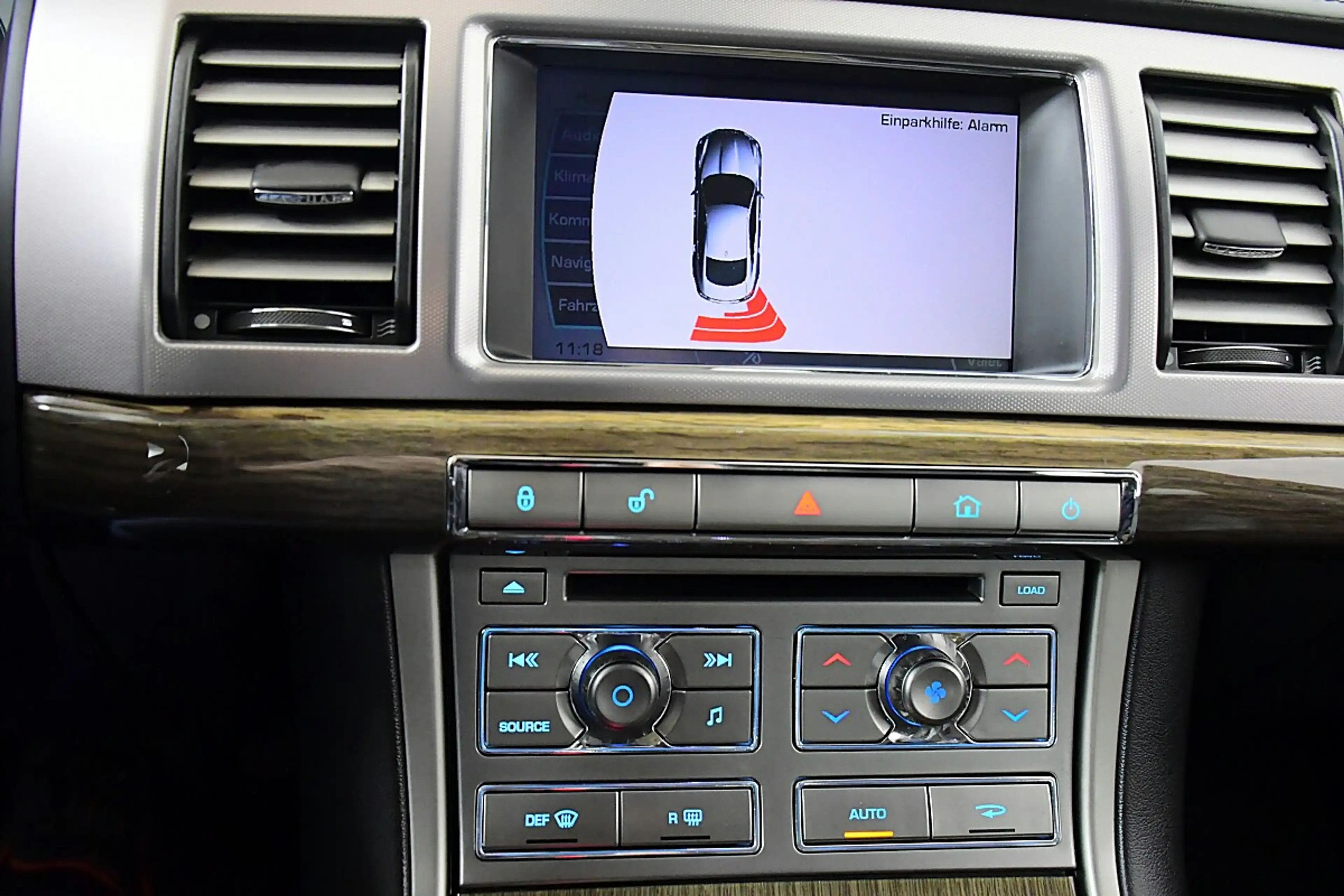 Jaguar XF 4,2 SV8 — photo 6