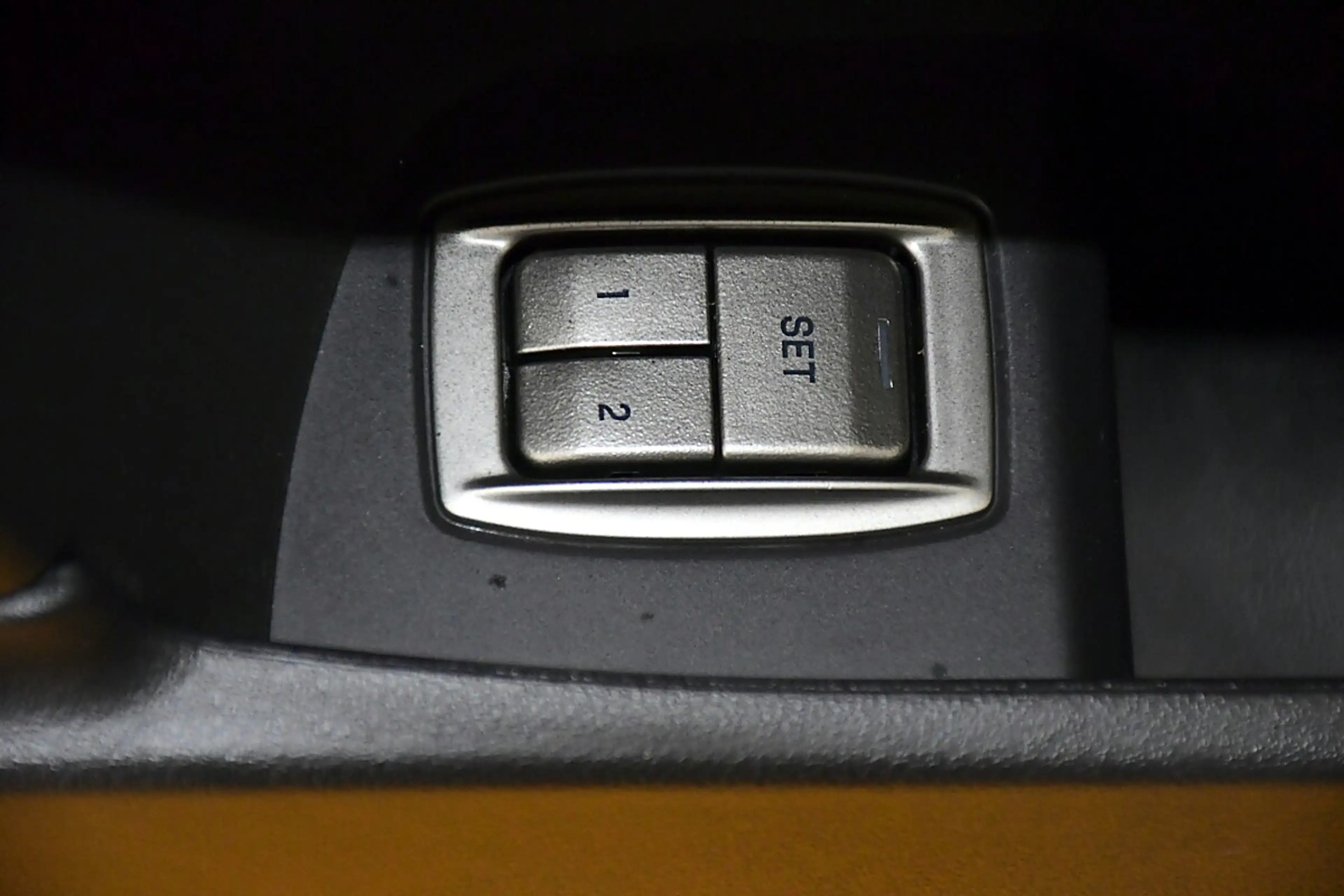 Jaguar XF 4,2 SV8 — photo 13