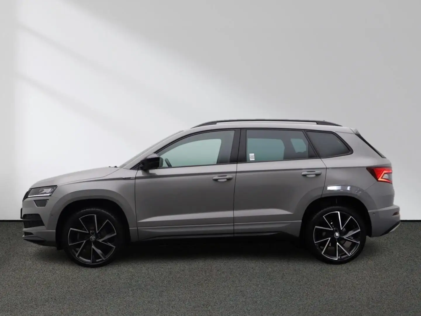 Skoda Karoq 1.5 TSI DSG CarPlay LED Digitales Cockpit Gris - 2
