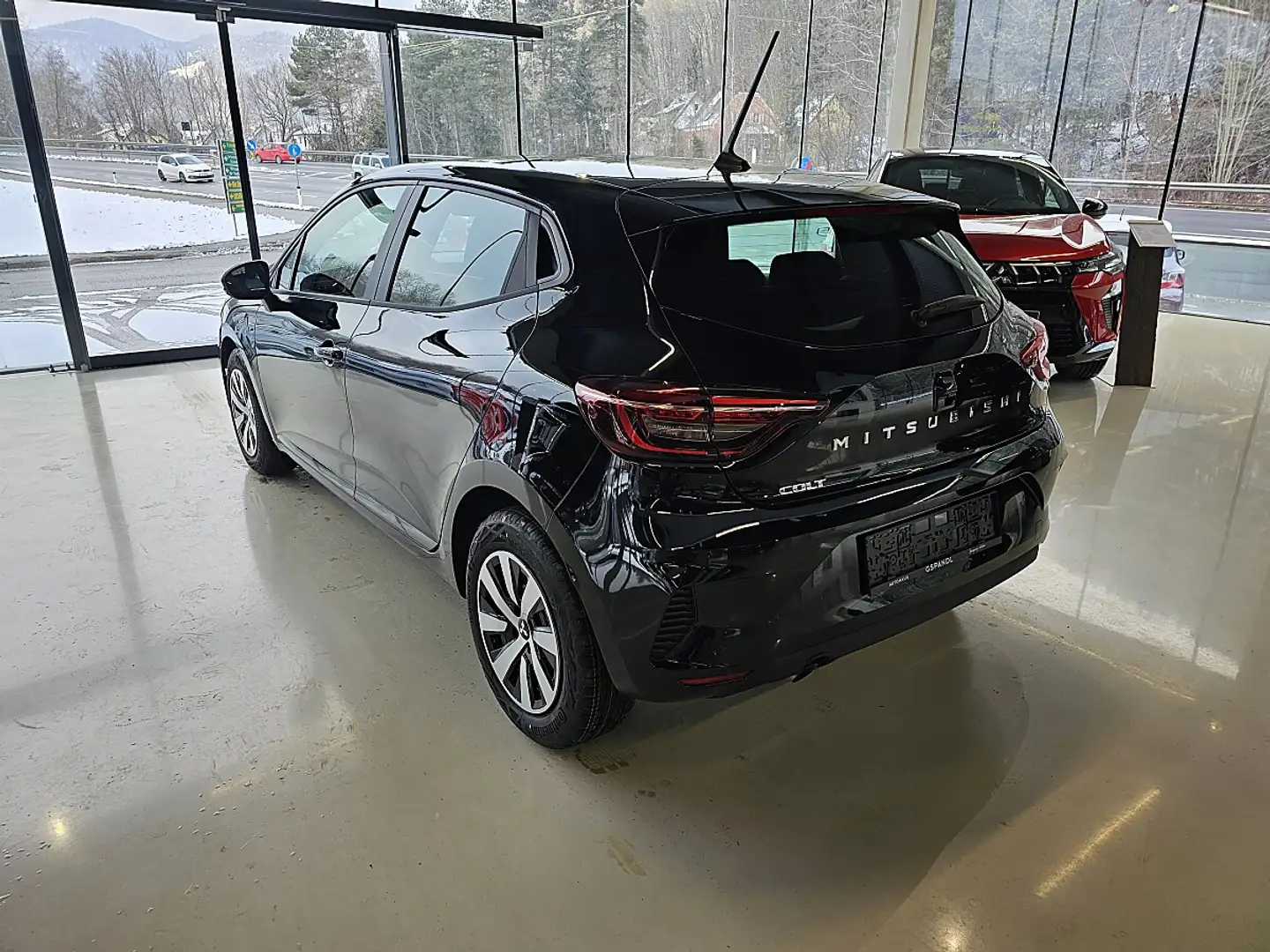 Mitsubishi Colt 1,0 MPI-T Invite Schwarz - 2