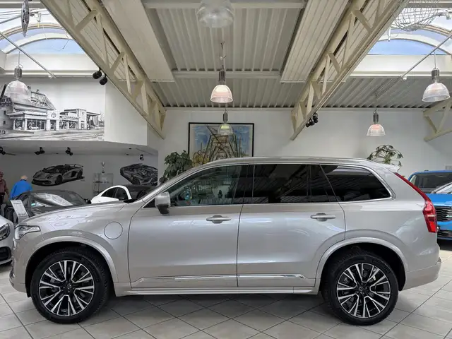 Volvo XC90 view 6
