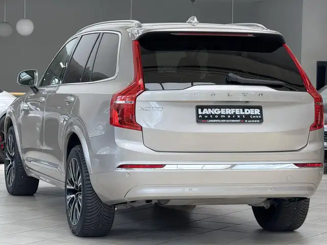 Volvo XC90 view 5