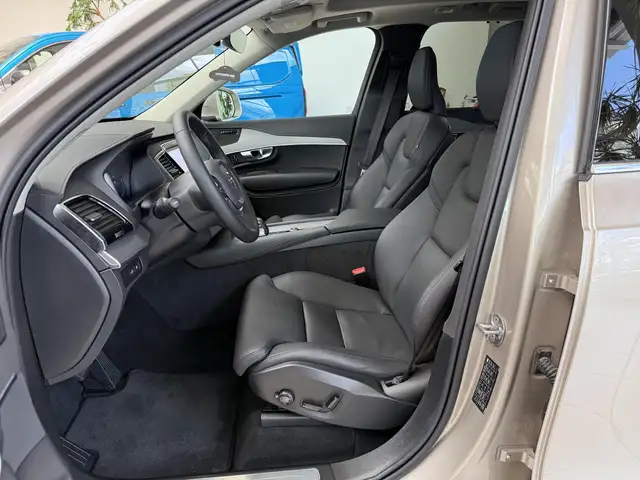 Volvo XC90 view 14