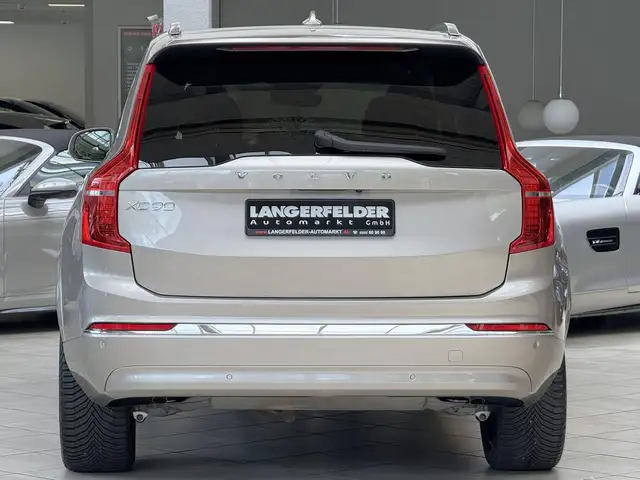 Volvo XC90 view 4