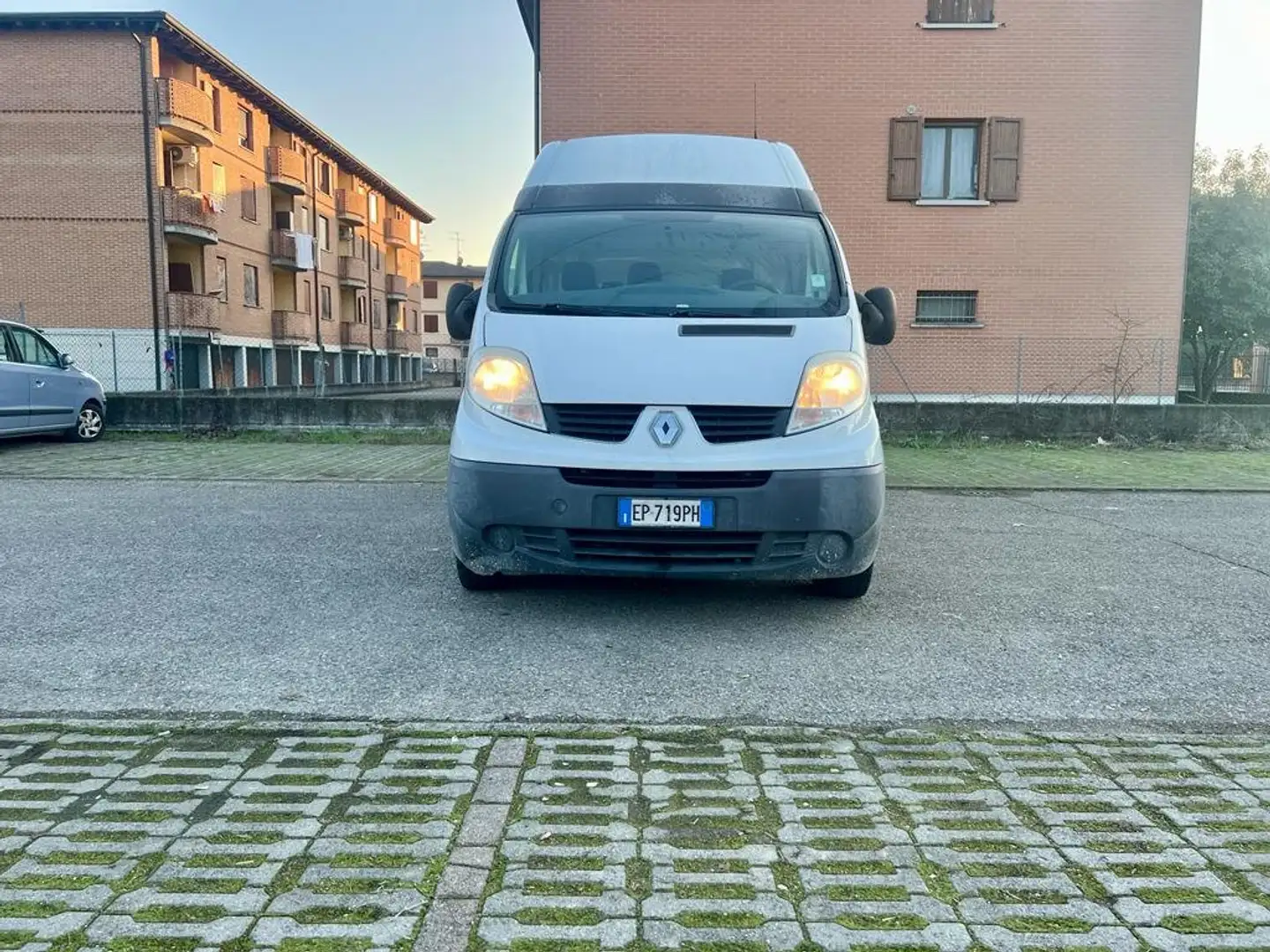 Renault Trafic 2.0 120CV Blanco - 2