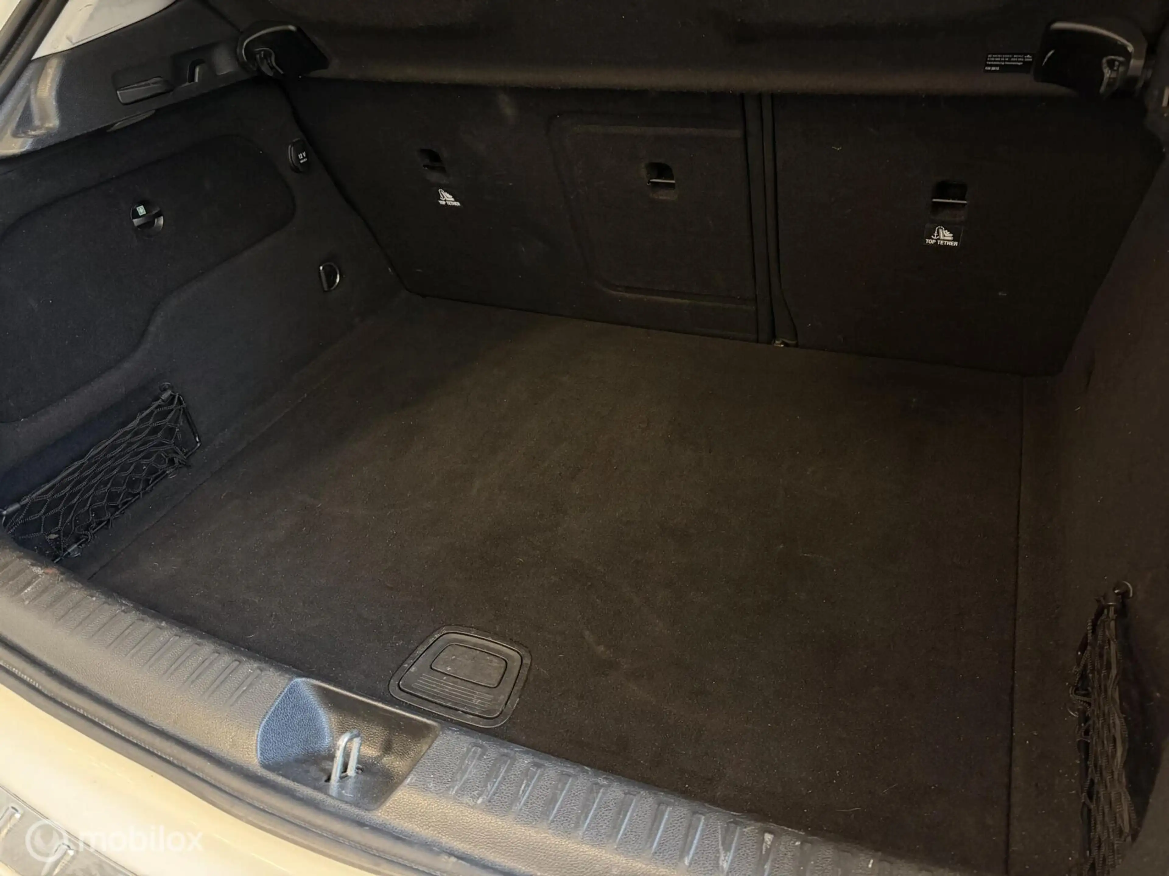 Mercedes-Benz GLA 180 AMG PANO CARPLAY STOELVW Gr.SCHERM! — photo 32