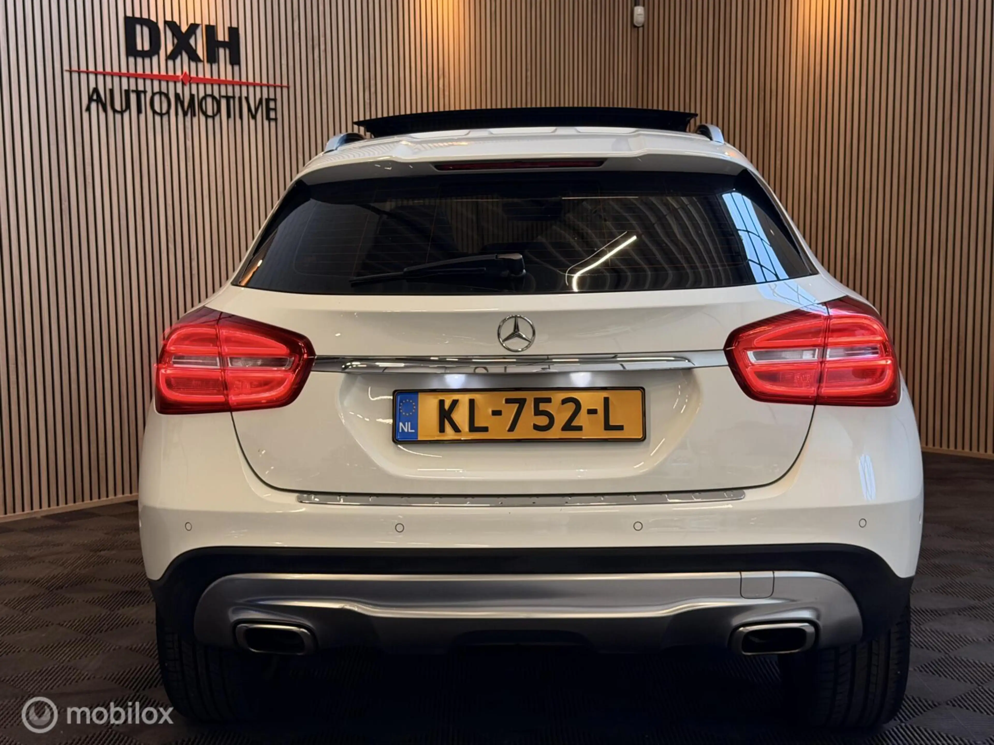 Mercedes-Benz GLA 180 AMG PANO CARPLAY STOELVW Gr.SCHERM! — photo 6