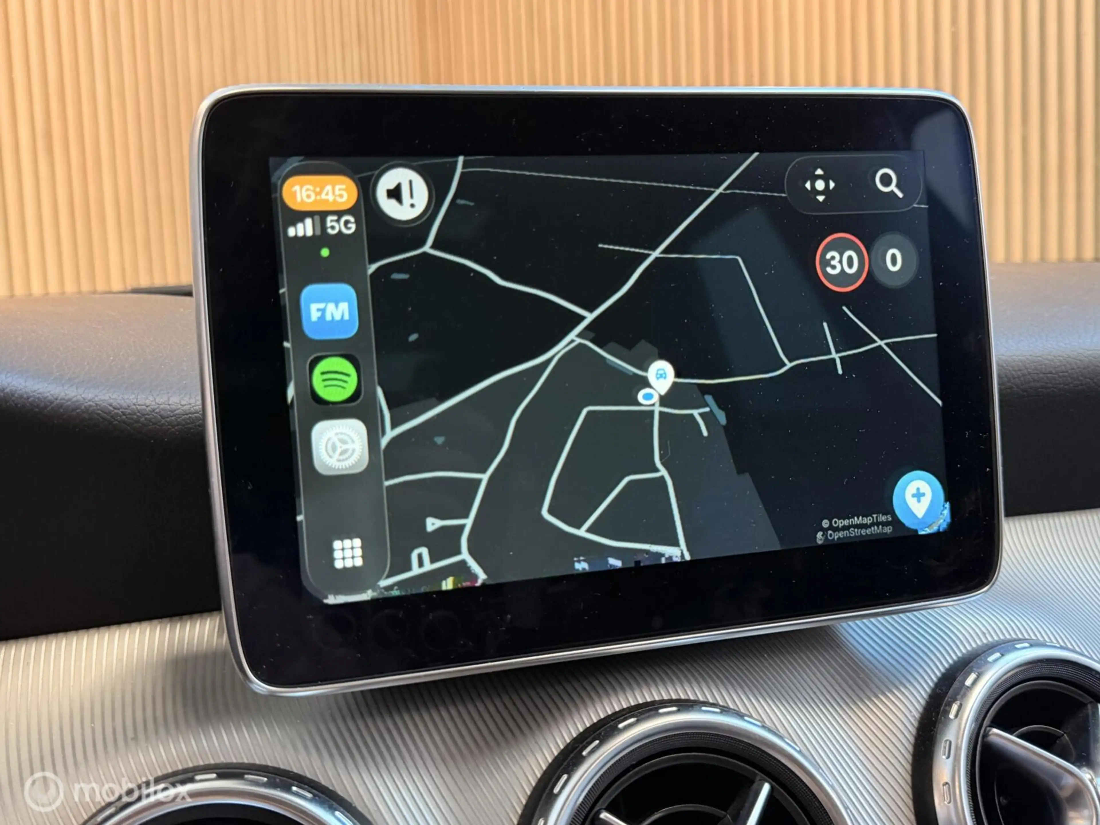 Mercedes-Benz GLA 180 AMG PANO CARPLAY STOELVW Gr.SCHERM! — photo 22