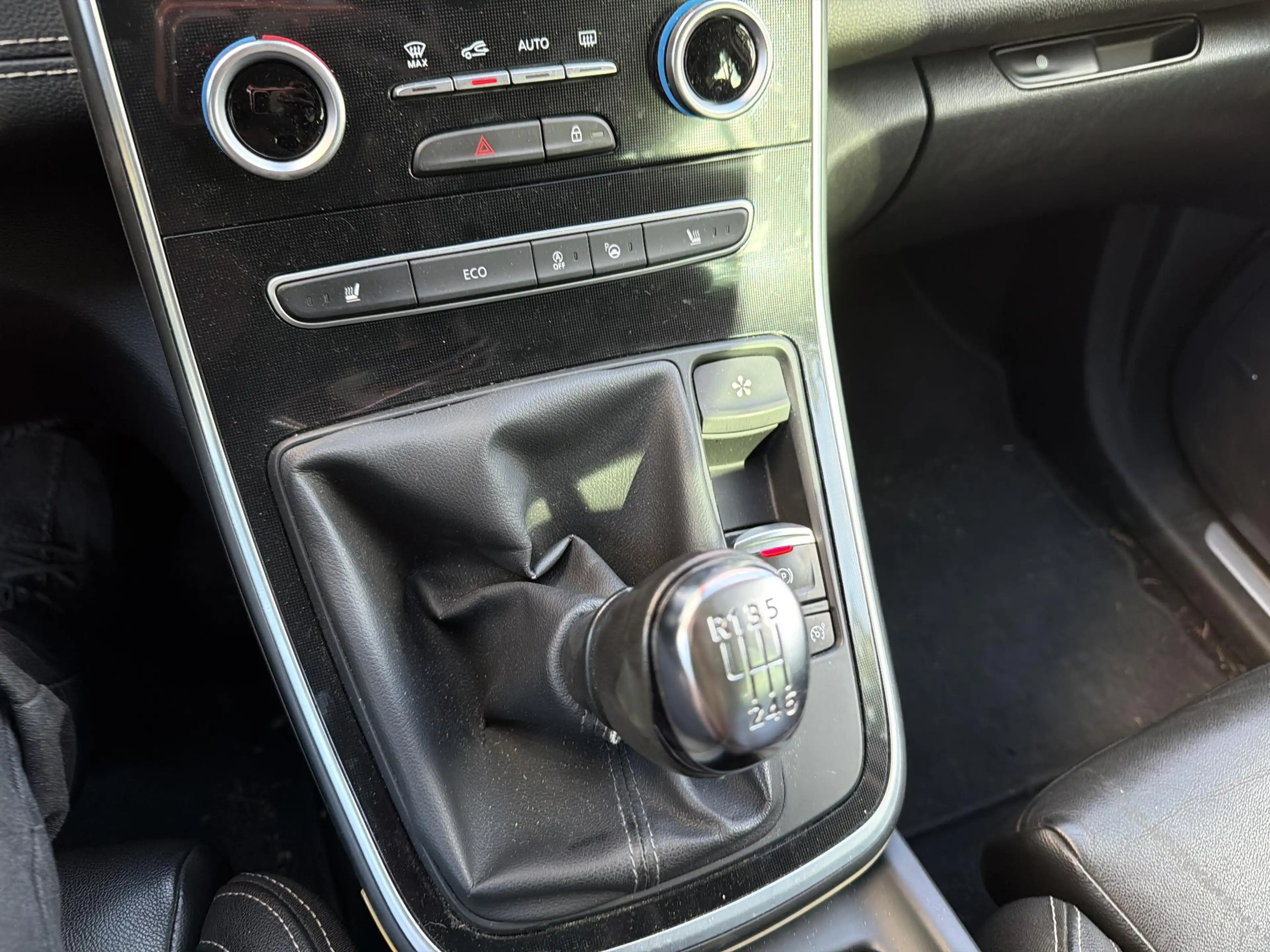 Renault Grand Scenic 1.2 TCe Bose 7p. | Camera | HUD | Leder | Cruise | — photo 14