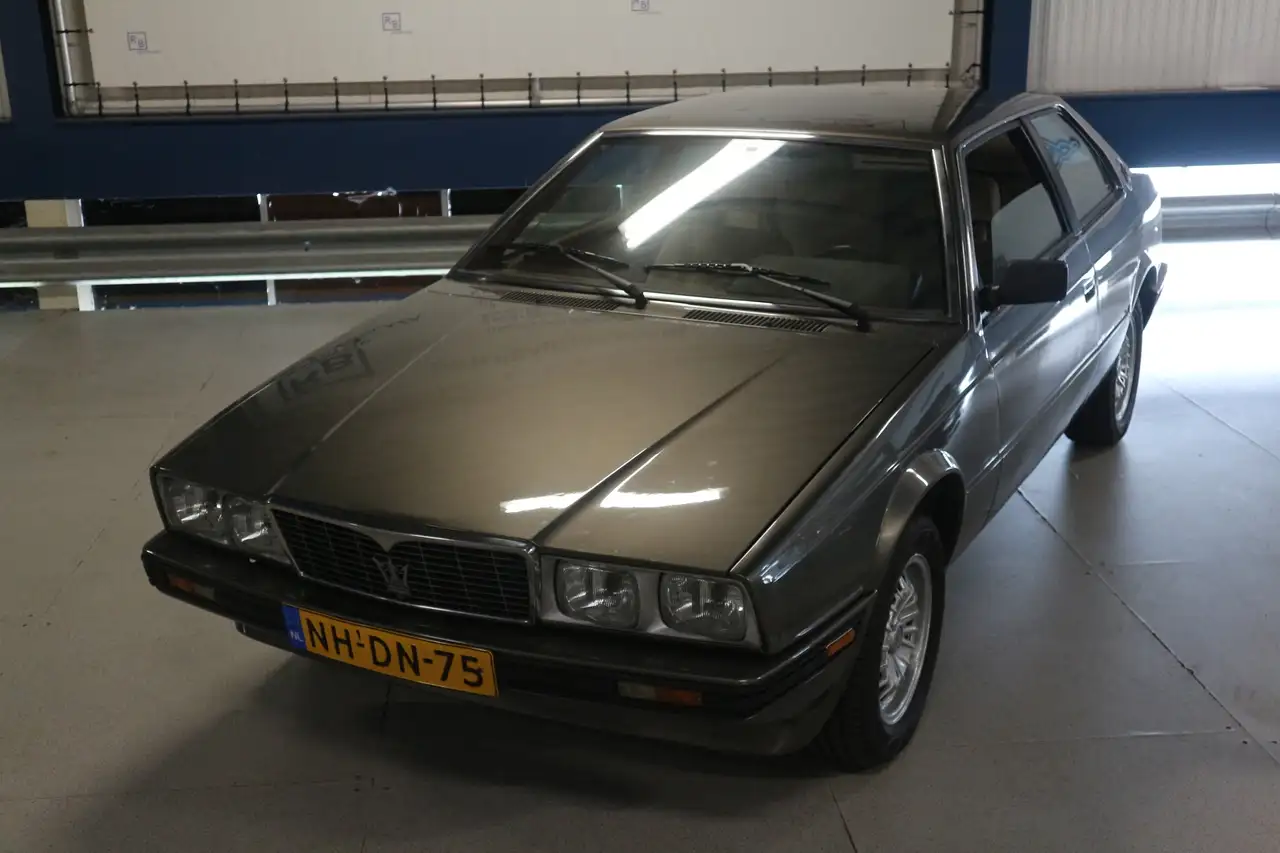 Maserati Biturbo 2.5 H5 / OLD TIMER / APK 9 2027 / TOP EXEMPLAAR !, foto 3