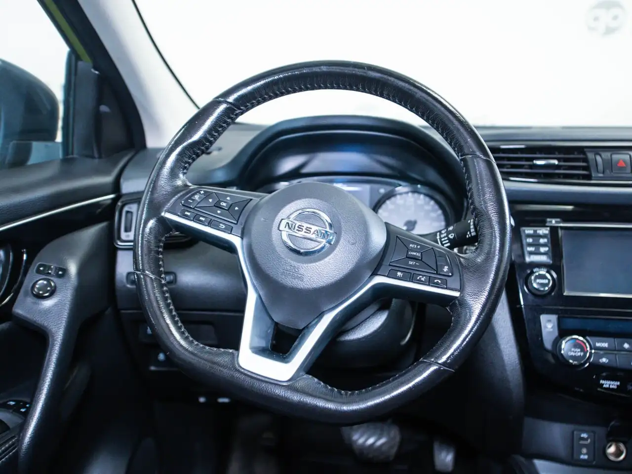 Nissan Qashqai снимка Nissan Qashqai