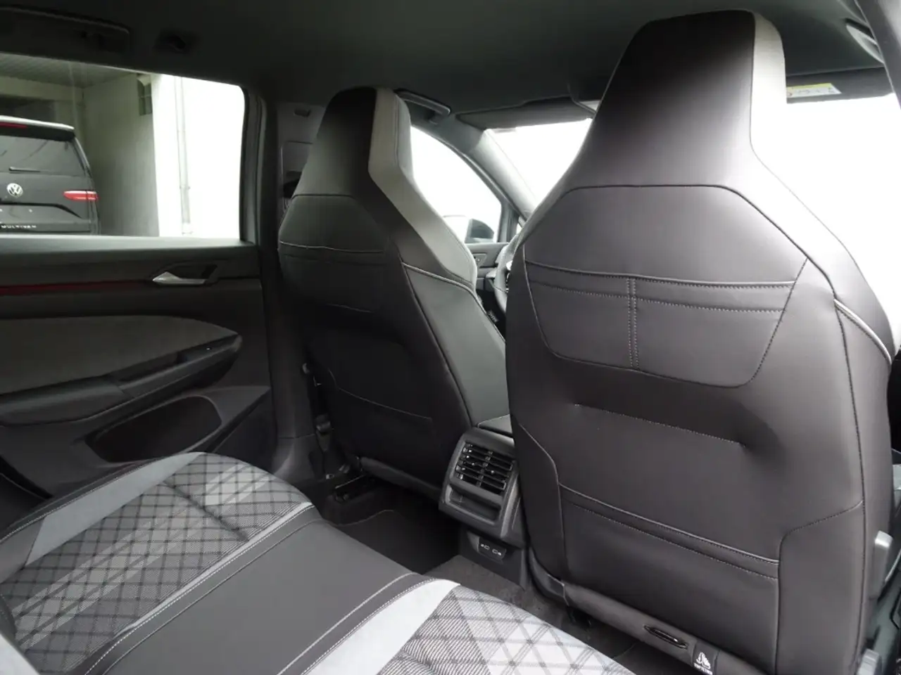 Volkswagen Golf Variant VIII 1.5 TSI R-Line ACC Kamera LED 18