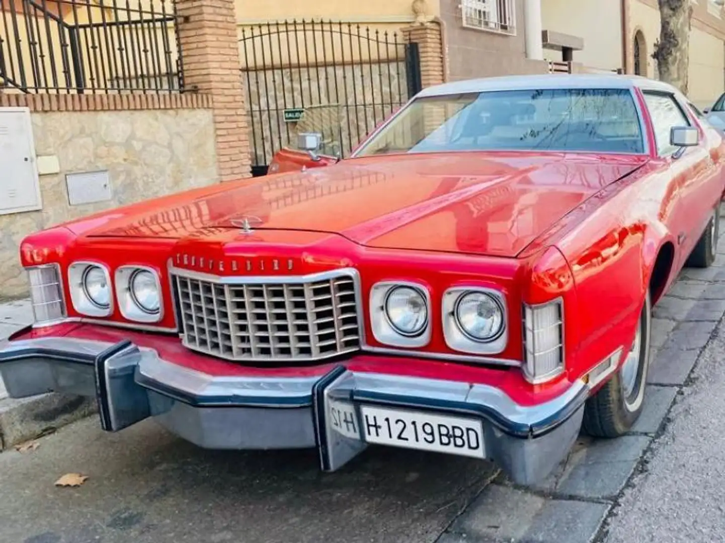 Ford Thunderbird Czerwony - 2