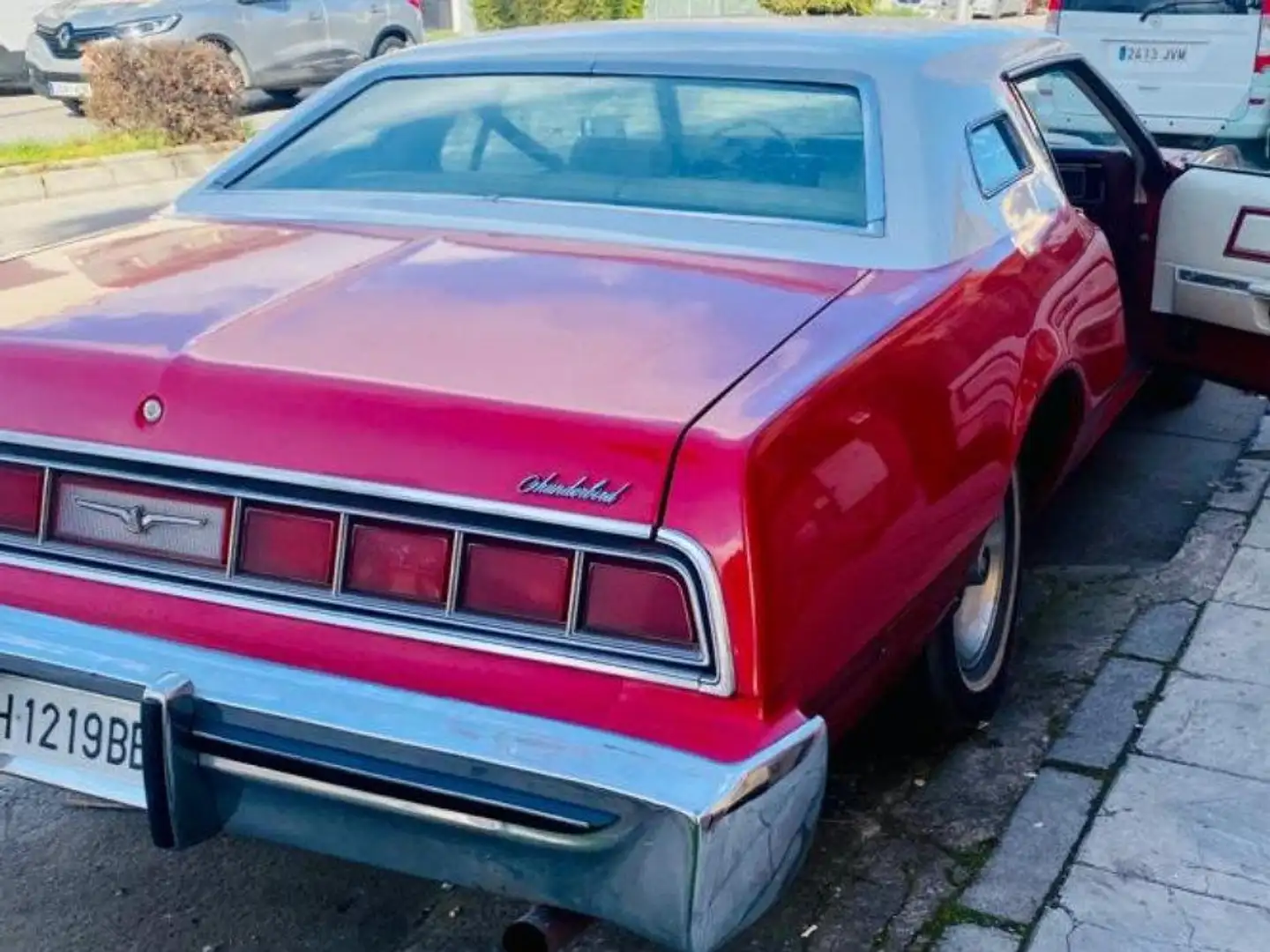 Ford Thunderbird Czerwony - 1