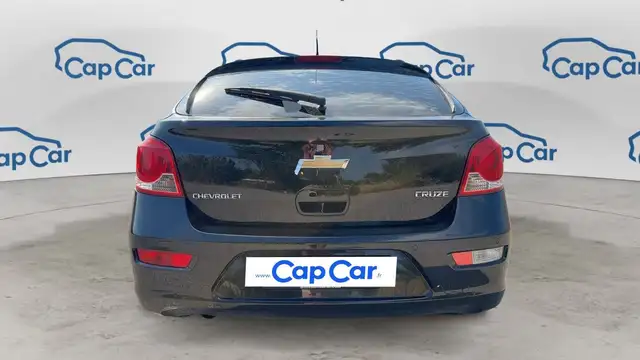 Chevrolet Cruze view 3