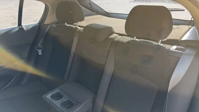 Chevrolet Cruze view 9