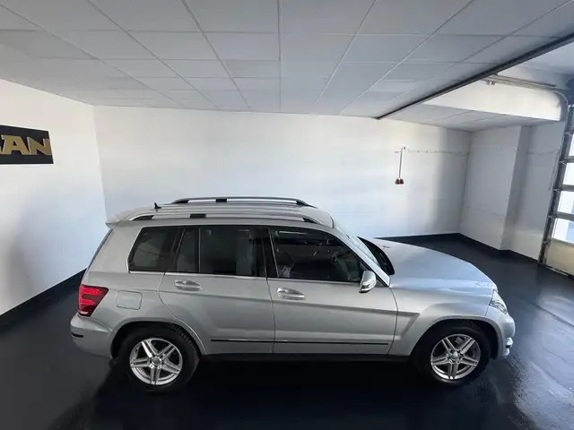 Mercedes-Benz GLK view 6