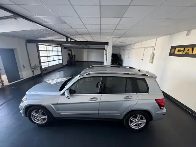 Mercedes-Benz GLK view 14