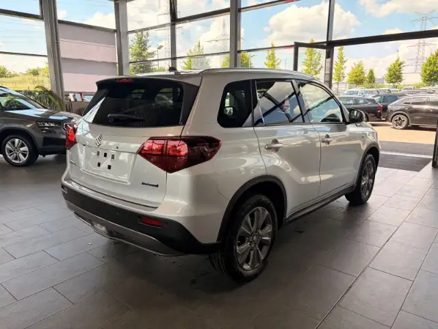 Suzuki Vitara view 4