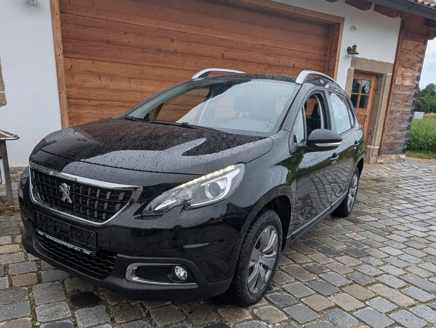 Peugeot 2008 1.2 12V e-THP / PureTech Schwarz - 2