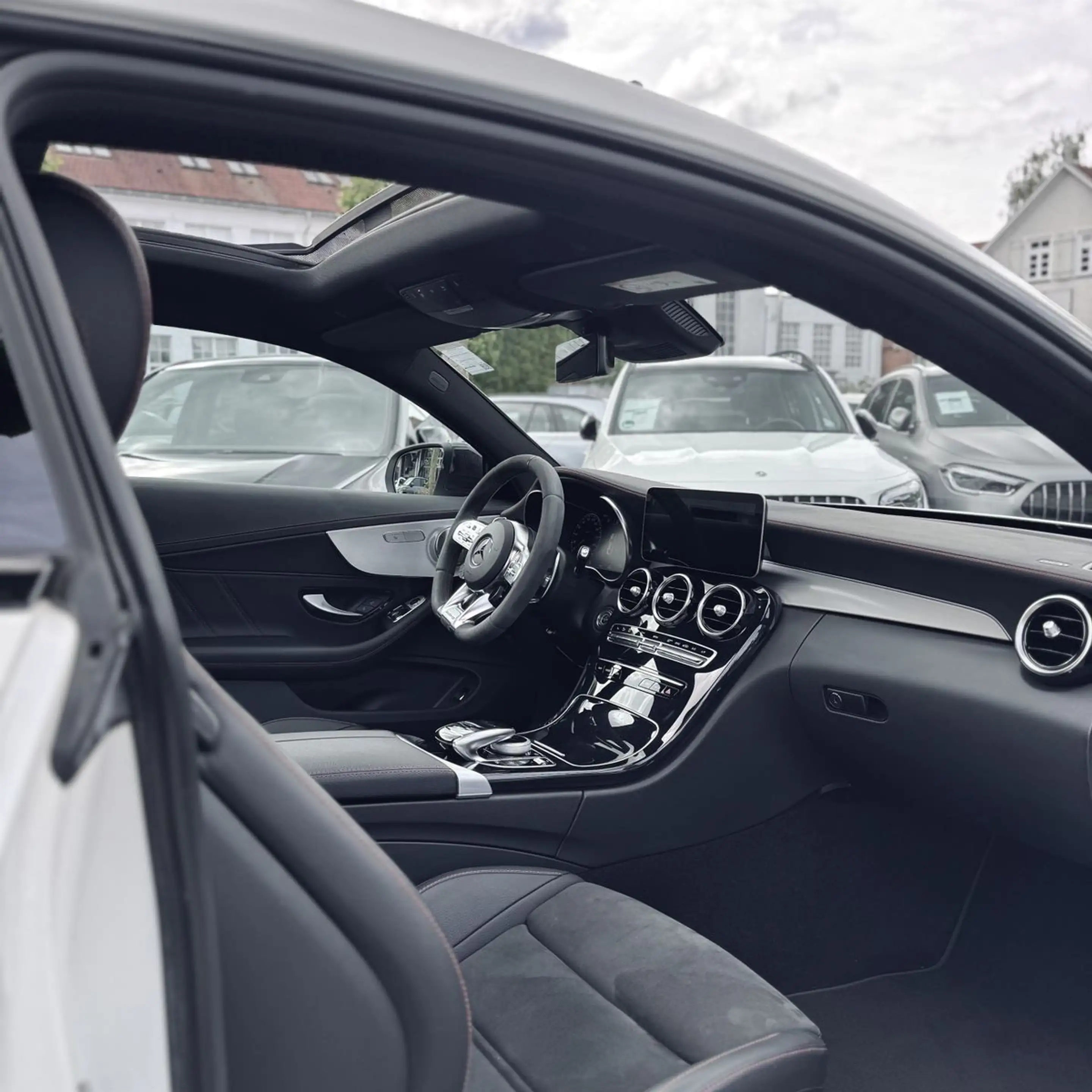 Mercedes-Benz C 43 AMG CARBON/PANO/TEMPOM/AMBIENT Sportp. LED — photo 12