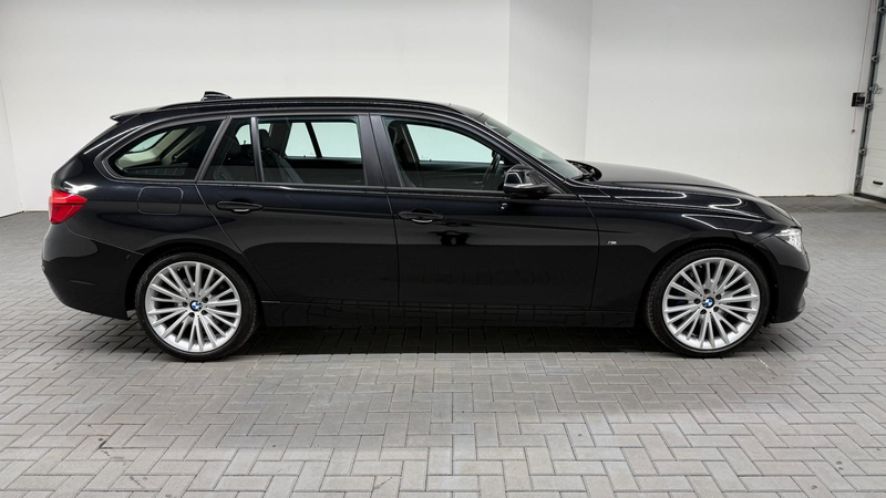 BMW 335 d Touring xDrive LED/Nav/Pano/HUD/AHK/SHZ/PDC — photo 10