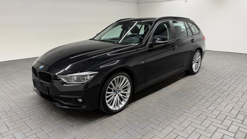 BMW 335 d Touring xDrive LED/Nav/Pano/HUD/AHK/SHZ/PDC