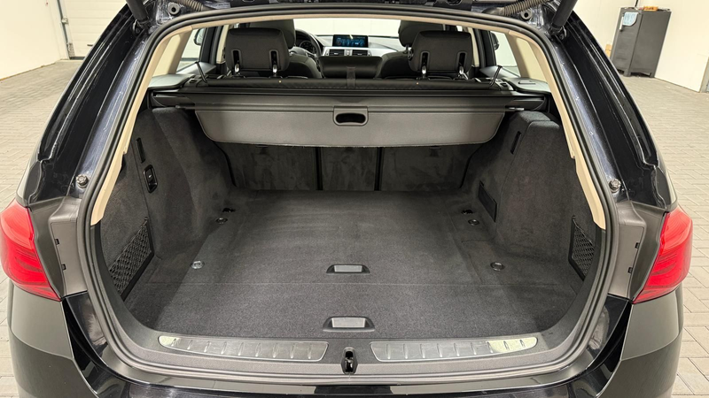 BMW 335 d Touring xDrive LED/Nav/Pano/HUD/AHK/SHZ/PDC — photo 7