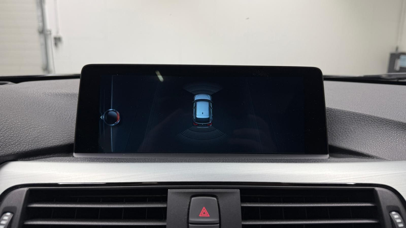 BMW 335 d Touring xDrive LED/Nav/Pano/HUD/AHK/SHZ/PDC — photo 14