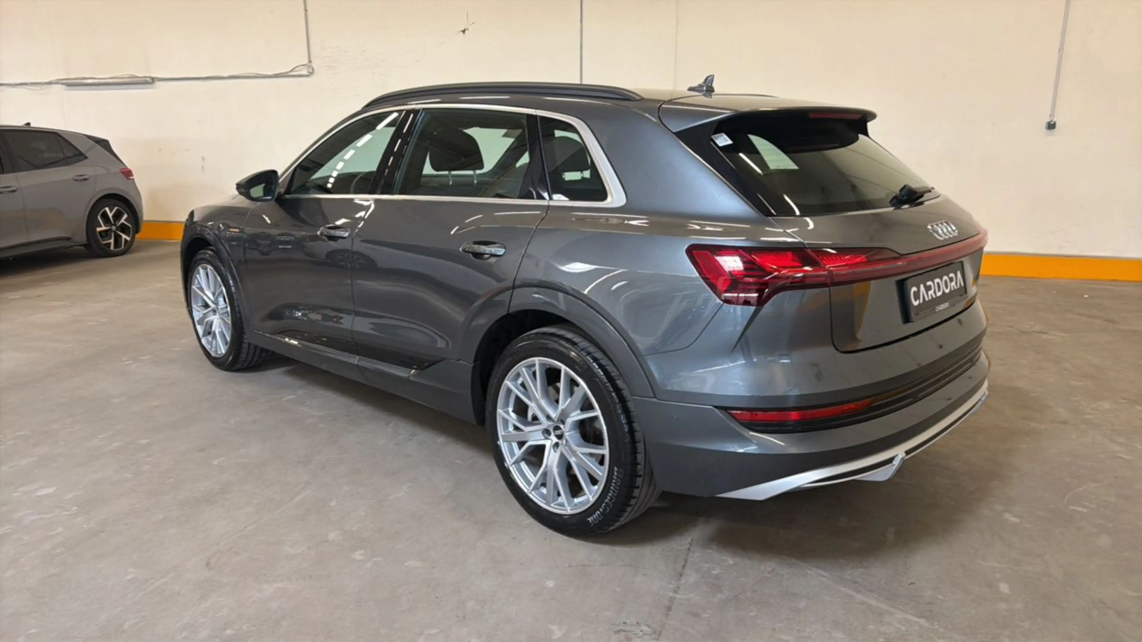 Audi e-tron 55 quattro S line — photo 4