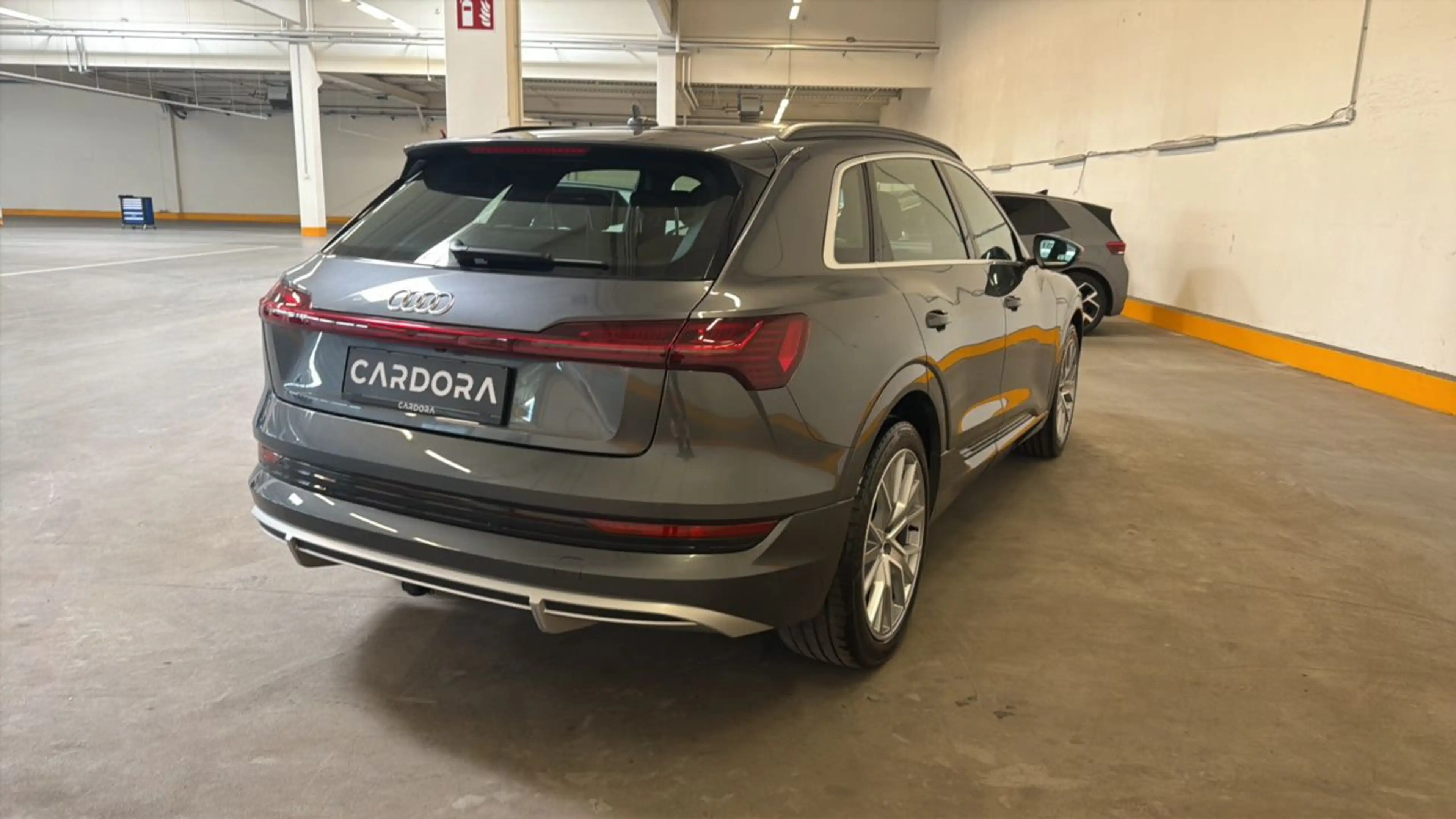 Audi e-tron 55 quattro S line — photo 6
