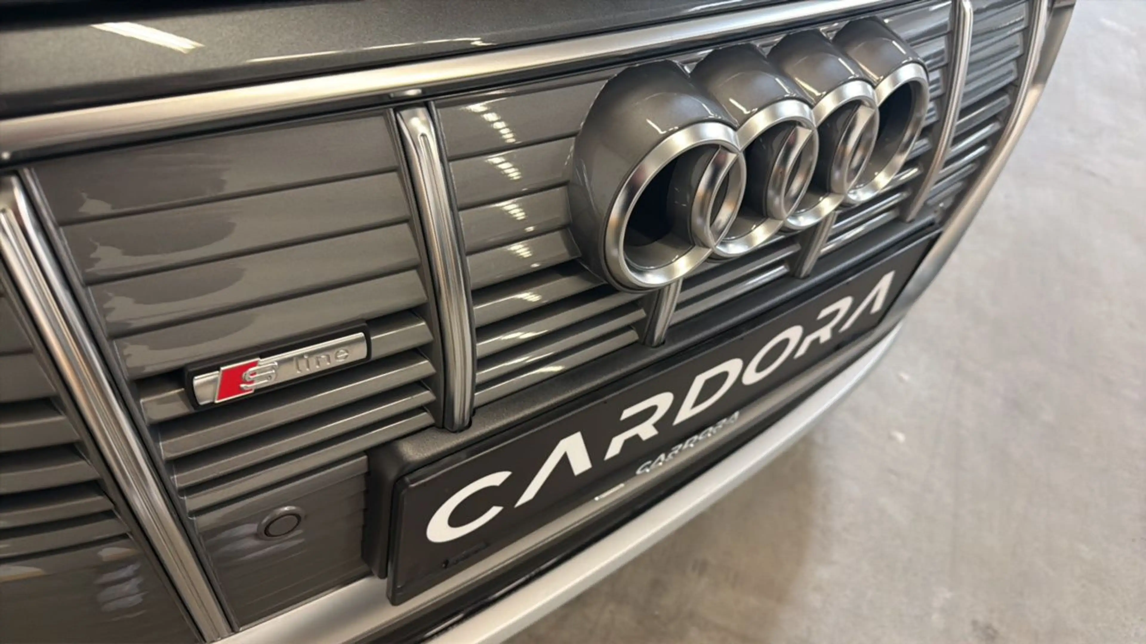 Audi e-tron 55 quattro S line — photo 14