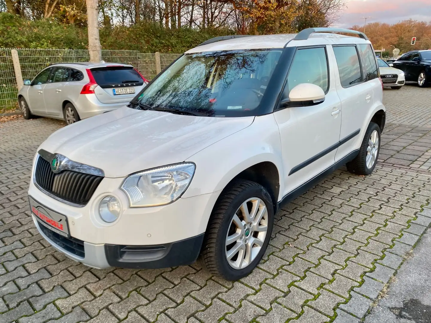 Skoda Yeti Ambition Plus Edition 4x4/ Scheckheftgepfl. Weiß - 2