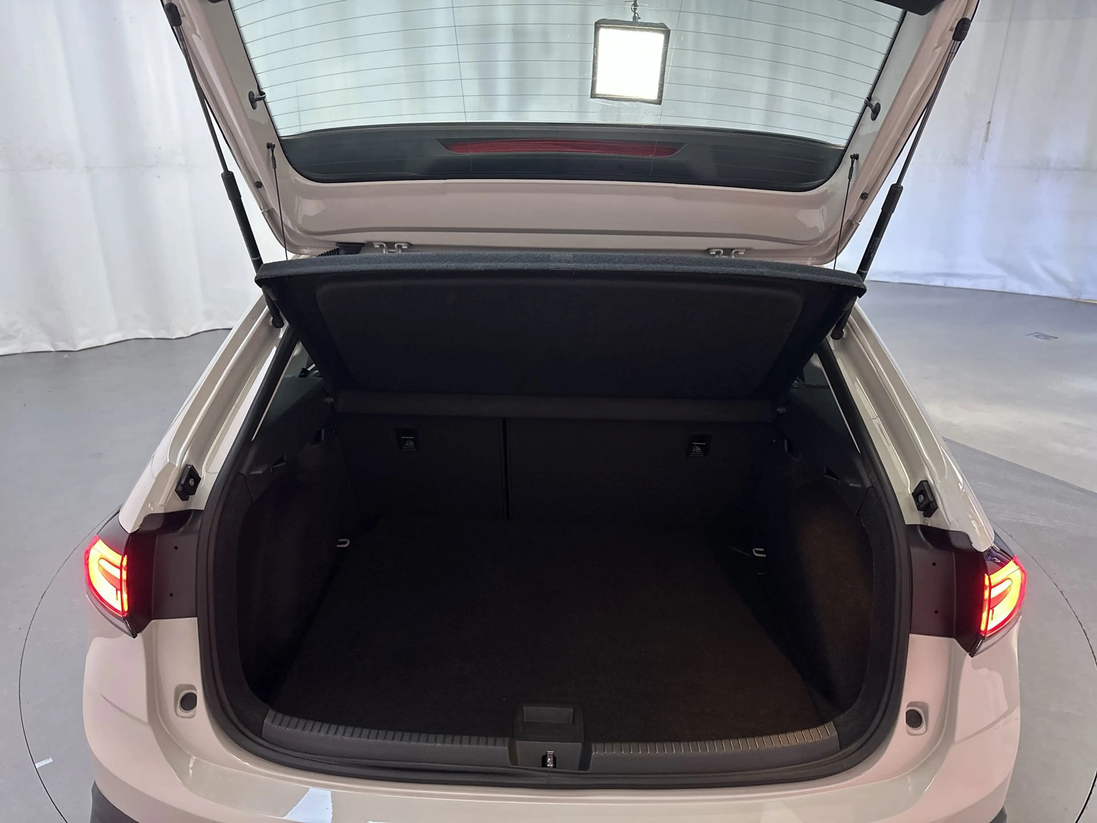 Volkswagen Taigo 1.0 TSI Life Parkeersensoren App-Connect DAB+ Adap — photo 19