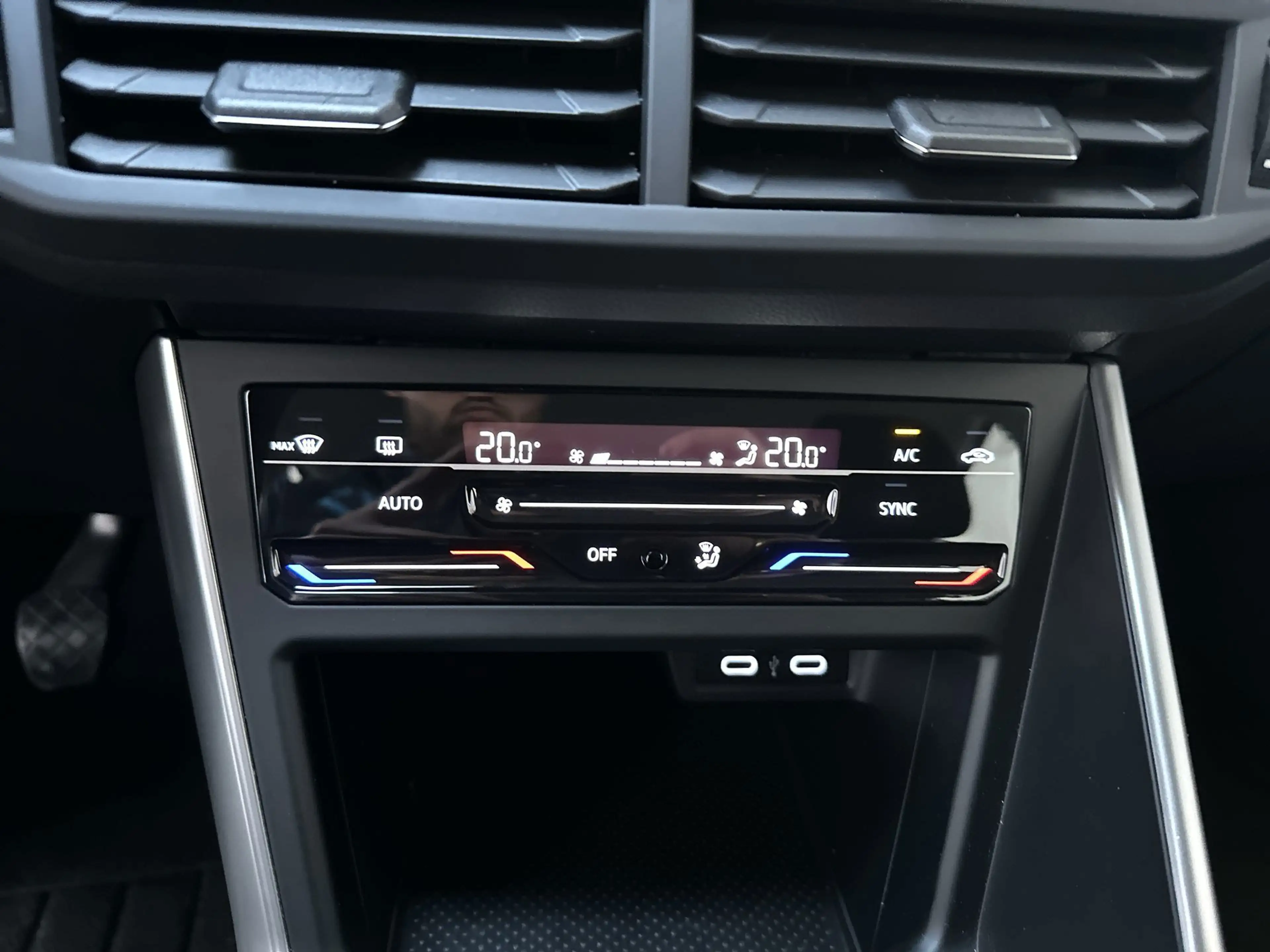 Volkswagen Taigo 1.0 TSI Life Parkeersensoren App-Connect DAB+ Adap — photo 9