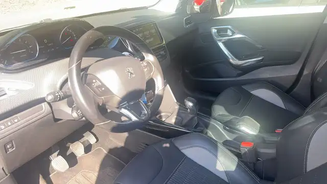 Peugeot 2008 view 8