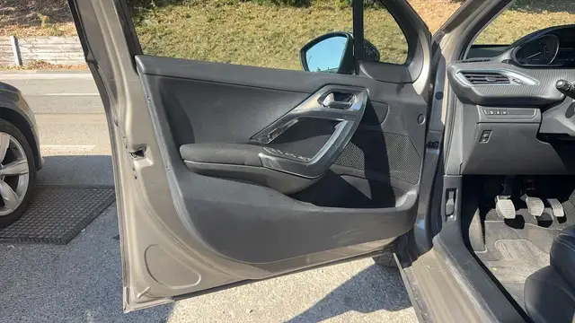 Peugeot 2008 view 7