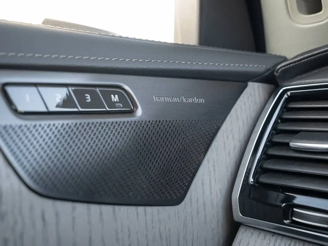Volvo XC90 снимка Volvo XC90