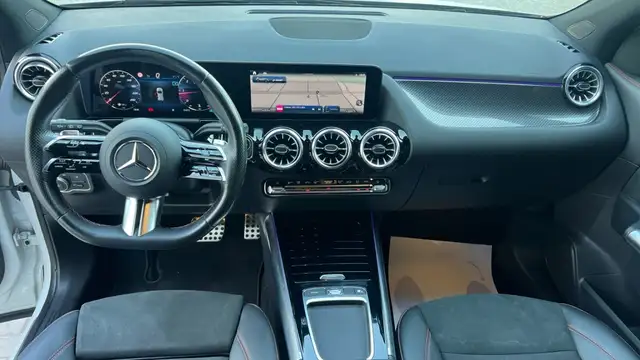 Mercedes-Benz GLA view 8